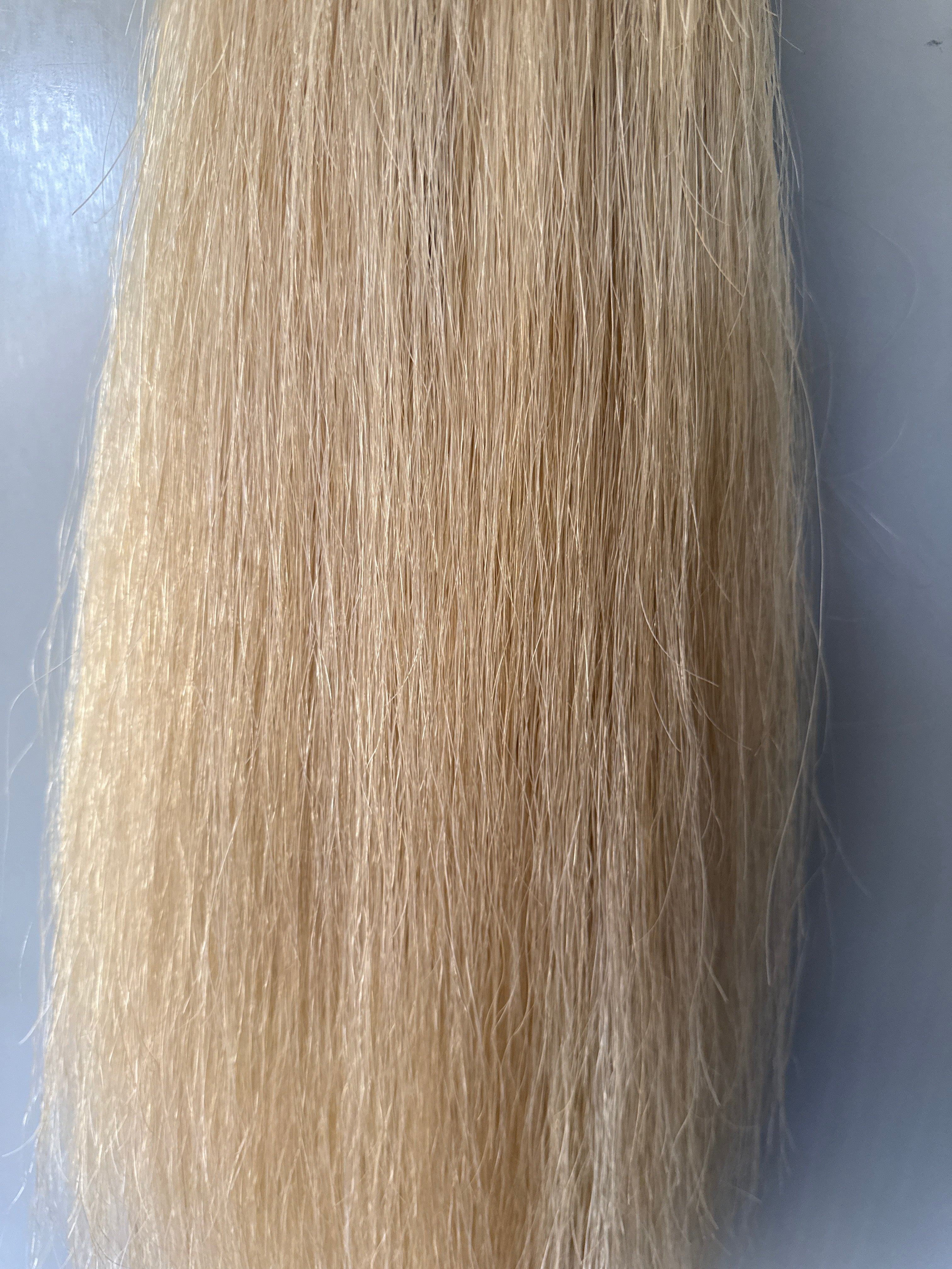 Blonde - yellow golden  70 cm natural end cut @ 63 cm suit chestnut Double thickness