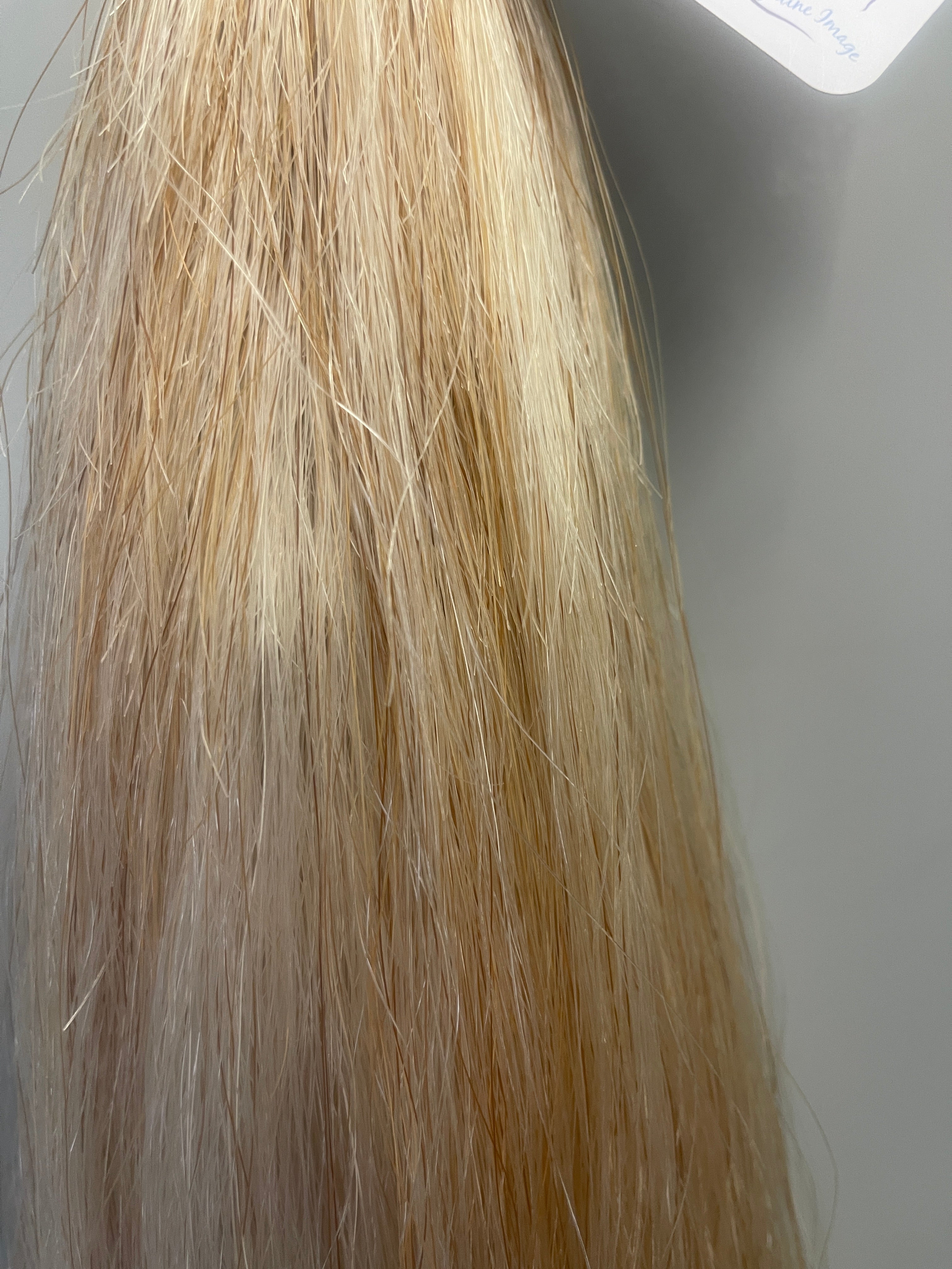 Light white flaxen Double thickness 66 cm long cut end