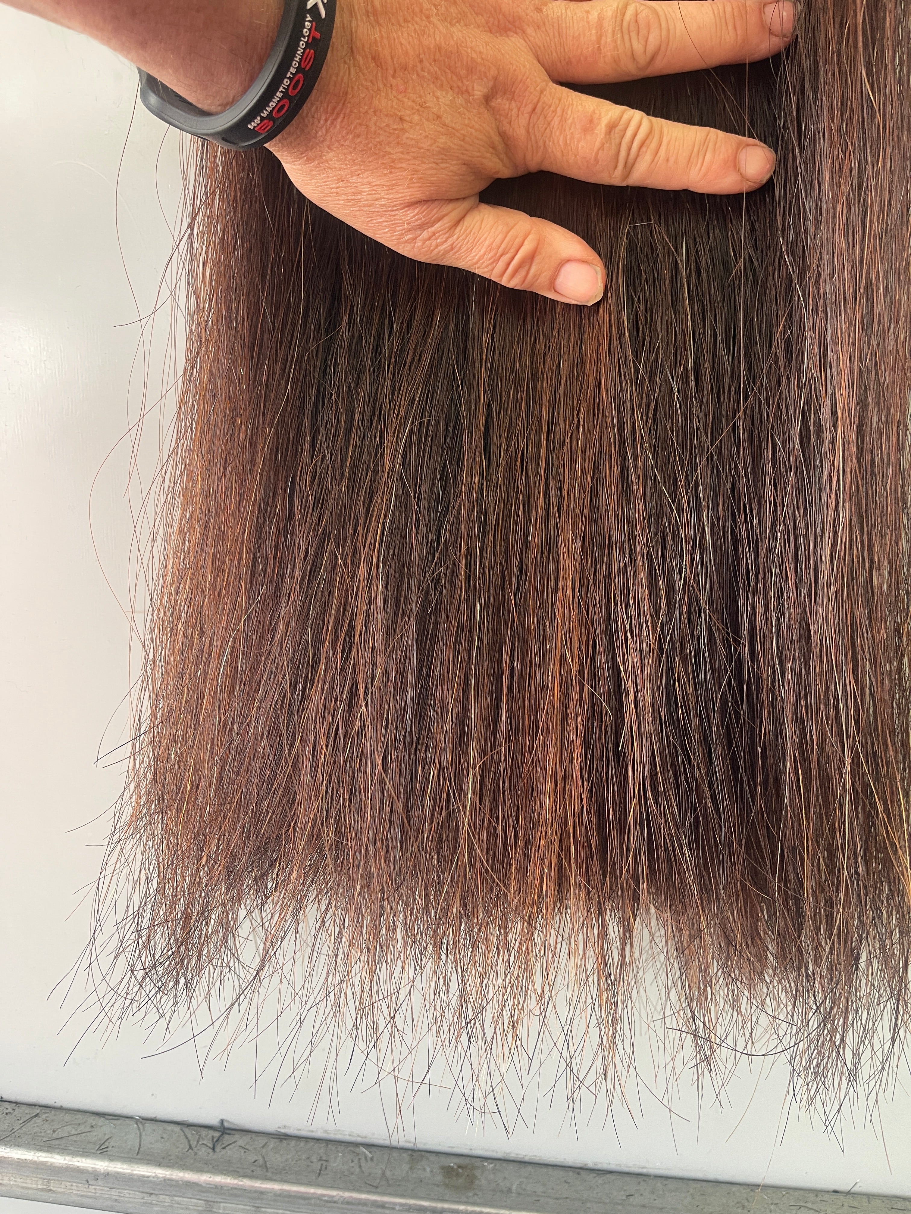 Darker red chestnut Blend 74 cm natural end Full plus (1.5 times )